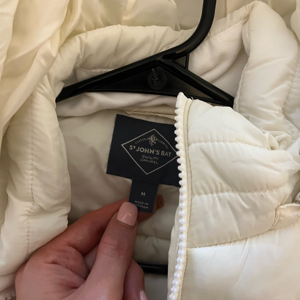 St. John's Bay Womens Removable Hood Mid weight Puffer Jacket Ivory M - Picture 6 of 7